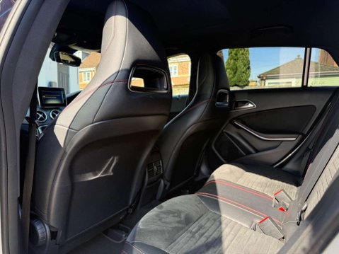 Mercedes-Benz CLA Class 2.1 CLA220d AMG Sport Shooting Brake 7G-DCT Euro 6 (s/s) 5dr 48