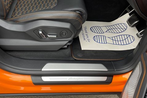Lamborghini Urus V8 - ORANGE -AKRAPOVIC EXHAUST -PAN ROOF -B&O-MASSAGE SEATS-BLIND SPOT -ACC 46