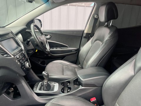 Hyundai SANTA FE 2.2 CRDi Blue Drive Premium 4WD Euro 6 (s/s) 5dr 35