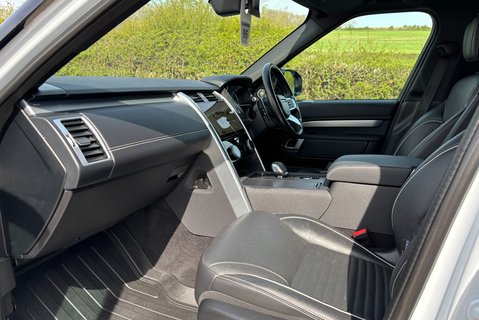 Land Rover Discovery D300 R-Dynamic HSE MHEV Panel Van 13