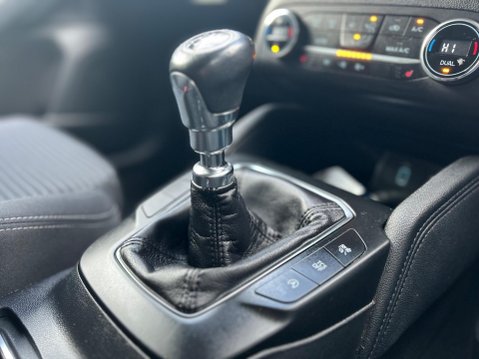 Ford Focus TITANIUM 24