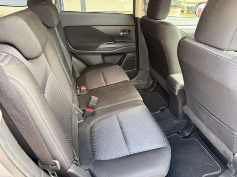 Mitsubishi Outlander 2.3 Outlander GX 3 DI-D 4WD 5dr 18