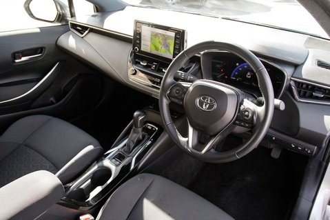 Toyota Corolla ICON TECH 4