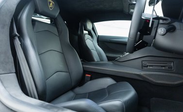 Lamborghini Aventador S LP 740-4 11