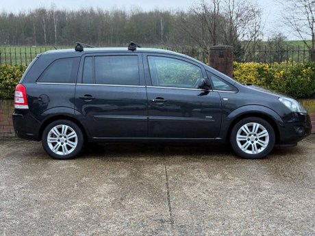 Vauxhall Zafira 1.8 Zafira Design Nav 5dr 36