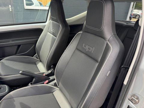 Volkswagen Up HIGH UP 28