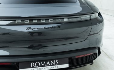 Porsche Taycan TURBO S 35