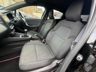 Renault Clio ICONIC TCE BOSE 16