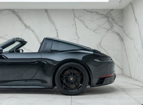Porsche 911 Targa 4 GTS (992) 41