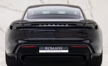 Porsche Taycan Turbo S 5