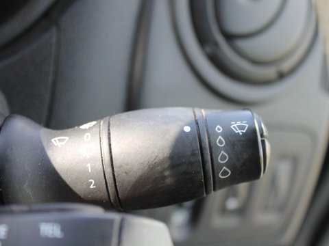 Renault Master 2.3 dCi 35 Business FWD MWB Medium Roof Euro 6 5dr 37