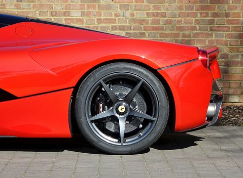 Ferrari LaFerrari 18