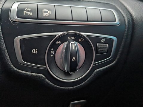 Mercedes-Benz GLC GLC 250 4MATIC AMG LINE PREMIUM 33