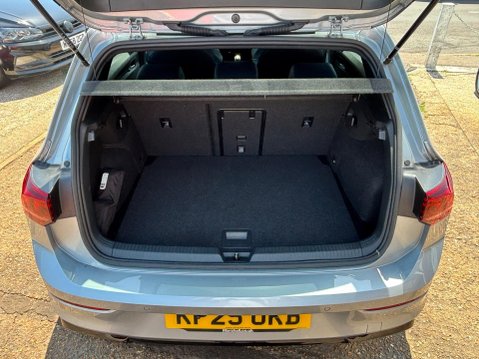 Volkswagen Golf 1.5 TSI R-Line Euro 6 (s/s) 5dr 7