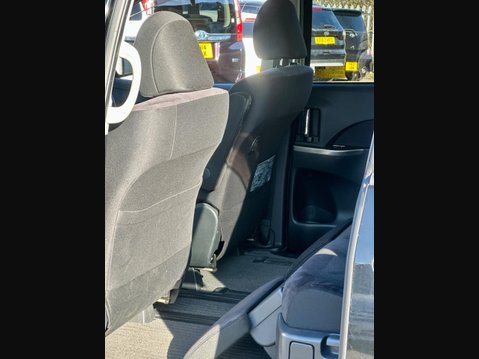 Toyota Estima 39