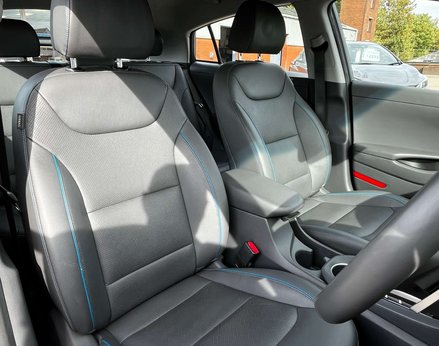Hyundai IONIQ 1.6 IONIQ Premium SE FHEV Semi-Auto 5dr 74