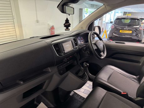 Vauxhall Vivaro 2.0 Vivaro 3100 Dynamic S/S 11