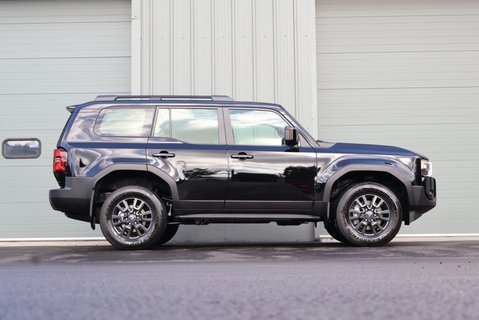 Toyota Land Cruiser COMMERCIAL with the best seat conversion in the uk from seeker  5