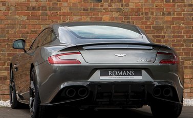 Aston Martin Vanquish S 3