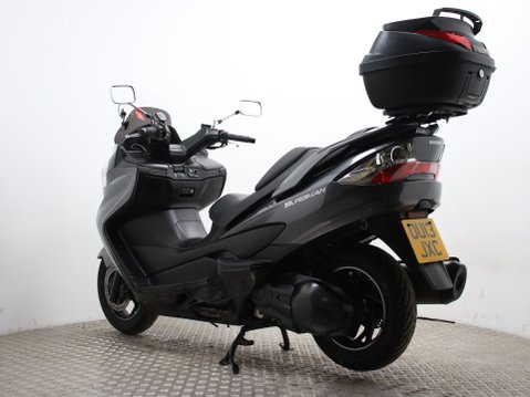 Suzuki Burgman 400 AN 400 L2 9