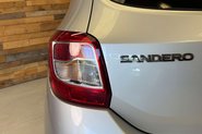 Dacia Sandero 1.5 dCi Laureate Hatchback 5dr Diesel Manual Euro 5 (90 ps) 78