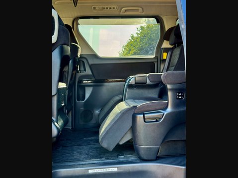 Toyota Alphard S-Package 7Seater 18