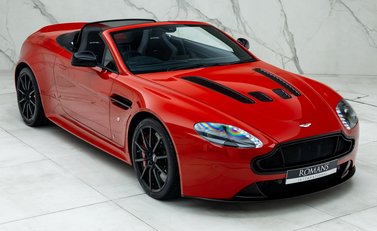 Aston Martin V12 Vantage S Roadster 9