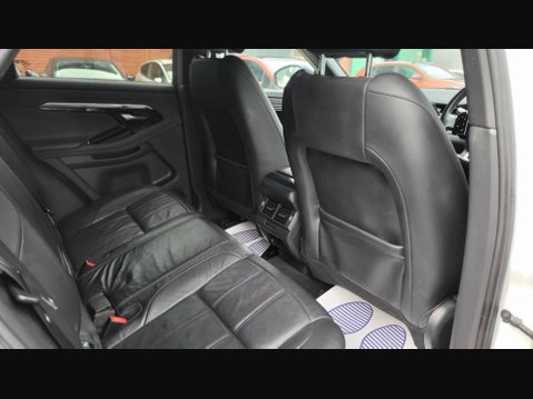 Land Rover Range Rover Evoque R-DYNAMIC S MHEV 20