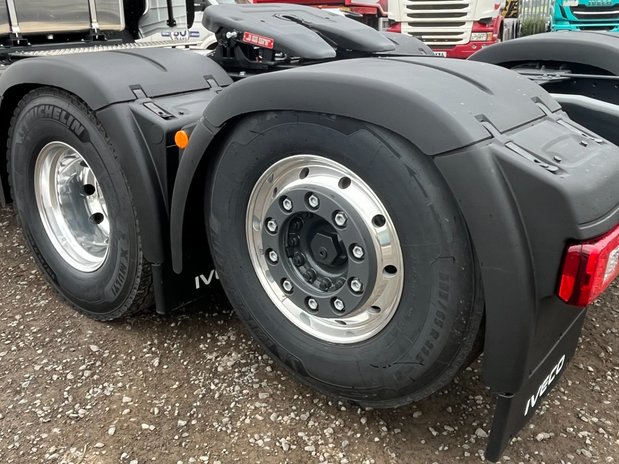Iveco X-Way 580 Rear Steer Tag Axle 9