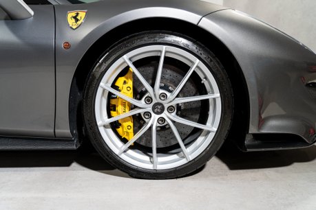 Ferrari 488 Pista WARRANTY. HISTORIC PAINTWORK. CARBON FIBRE INT & EXT. LIFT. CARPLAY. 9
