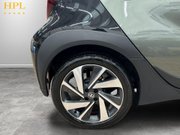 Toyota Aygo X 1.0 VVT-i Edge Hatchback 5dr Petrol Manual Euro 6 (s/s) (72 ps) Alloys - Bl 10