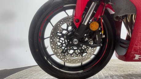 Honda CBR 2024 74 PLATE E-CLUTCH ONLY 240 MILES MOT AUTO 650CC SPORTS BIKE 54