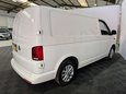 Volkswagen Transporter 2.0 Transporter T28 Highline TDI 10