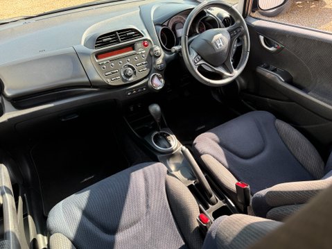 Honda Jazz I-VTEC ES PLUS AUTO 23