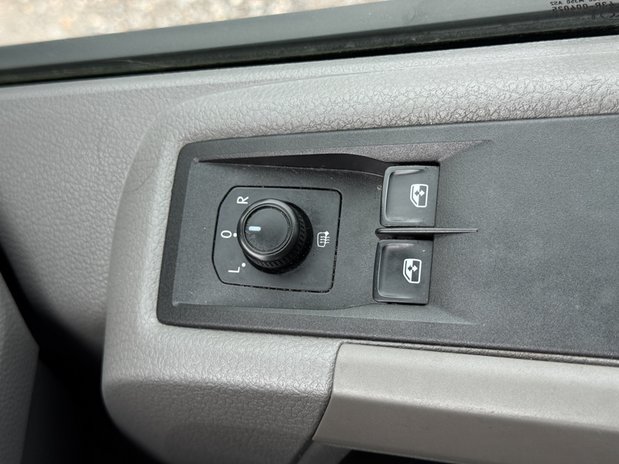 Volkswagen Crafter MWB L2H2 High Roof Trendline Cr35 Air Con EURO 6* 23