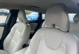 Volvo V40 2.0 T3 INSCRIPTION 27