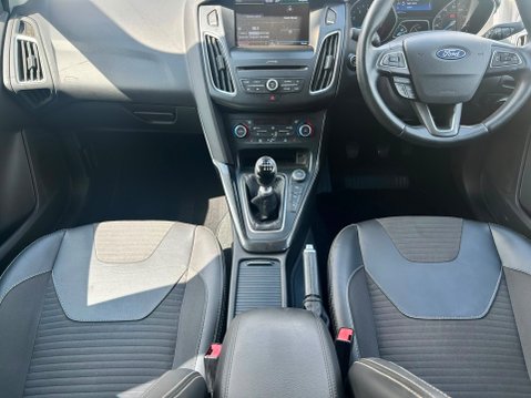 Ford Focus TITANIUM X 19