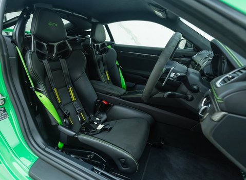 Porsche Cayman GT4 (718) 14