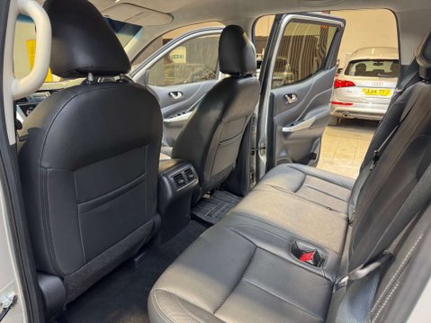 Nissan Navara 2.3 Navara Tekna dCi Auto 4WD 5dr 69