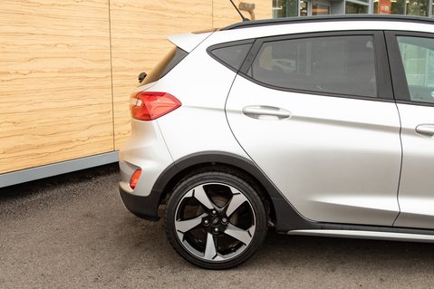 Ford Fiesta ACTIVE B AND O PLAY 7