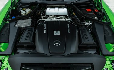 Mercedes-Benz AMG GT R 35