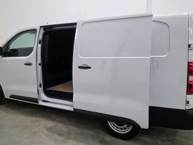 Vauxhall Vivaro Vauxhall Vivaro L2 Diesel 2900 1.5d 100ps Dynamic H1 Van 12