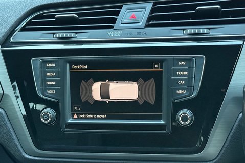Volkswagen Touran SE TDI BMT -APPLE CAR PLAY-£35 ROAD TAX -9 SERVICES -PARK PILOT-240V SOCKET 39