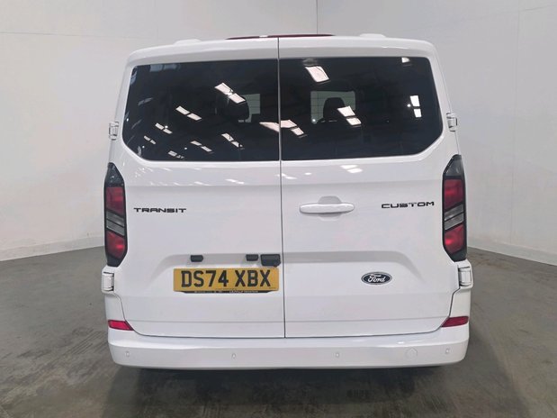 Ford Transit Custom TRANSIT CUSTOM 320 L2 DIESEL FWD 2.0 Eco Blue 136ps H1 Limited 9 Seater 6