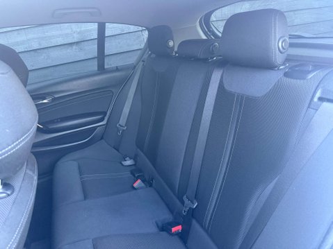 BMW 1 Series 2.0 118d Sport 5dr 31
