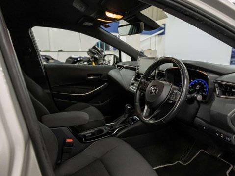 Toyota Corolla 1.8 VVT-h Design Touring Sports 5dr Petrol Hybrid CVT Euro 6 (s/s) (122 ps) 51