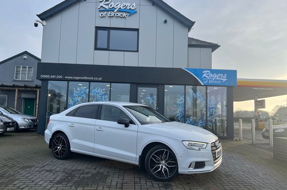 Audi A3 1.6 TDI SPORT AUTOMATIC 2