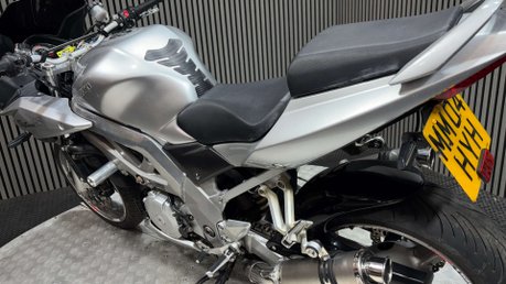 Suzuki SV1000 34k 2004 GOOD RUNNING 1000CC V TWIN PROJECT BIKE 19
