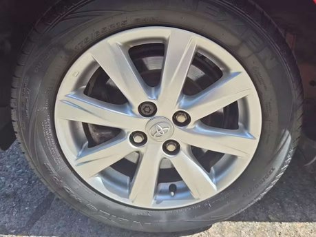 Toyota Yaris 1.5 VVT-h Icon Plus Hatchback 5dr Petrol Hybrid CVT Euro 5 (101 ps) 28