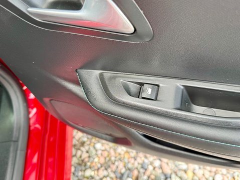 Peugeot 208 PURETECH ALLURE S/S 52